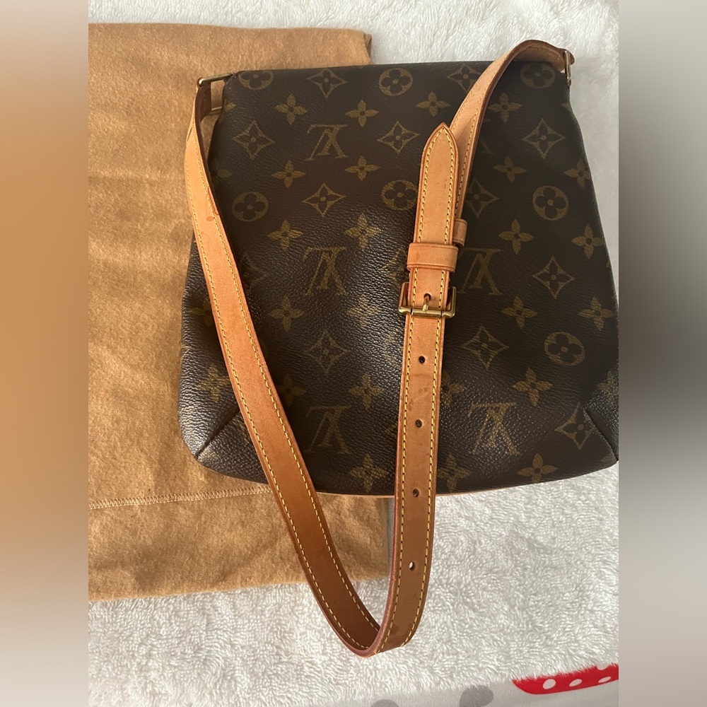 LV Vintage Salsa Musette